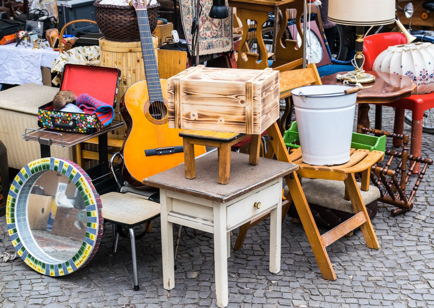Am Samstag, 10. Mai, heisst es wieder: reparieren, tauschen und neu auch Neophyten entsorgen.  Foto: Adobe Stock 