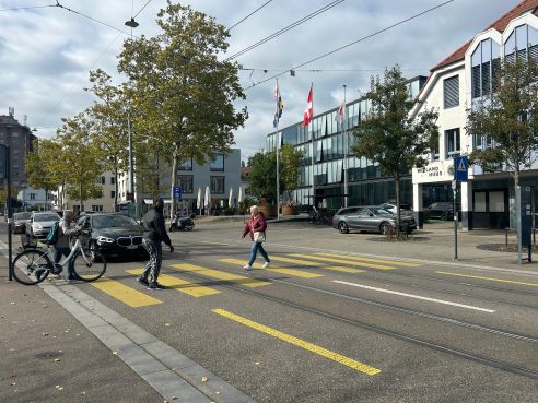 Gemeindehaus Hauptstrasse Zebrastreifen